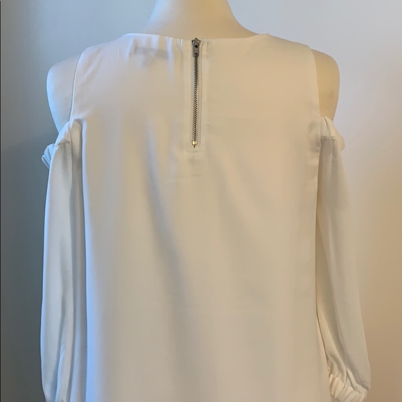 White cold shoulder blouse - Picture 2 of 4